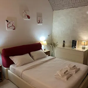 Apartment La Cantinetta Di - The Wine Cave In Milan, Huge 110sqm Next To Station, Milan